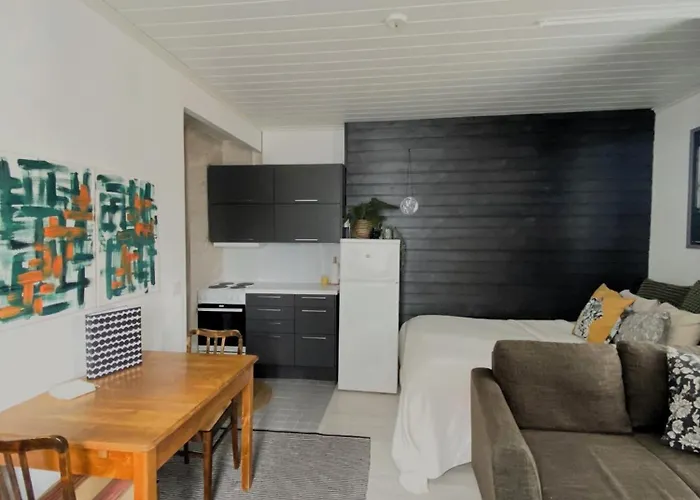 Unique Wood House Apartment, Free Parking, 2 Bikes Available