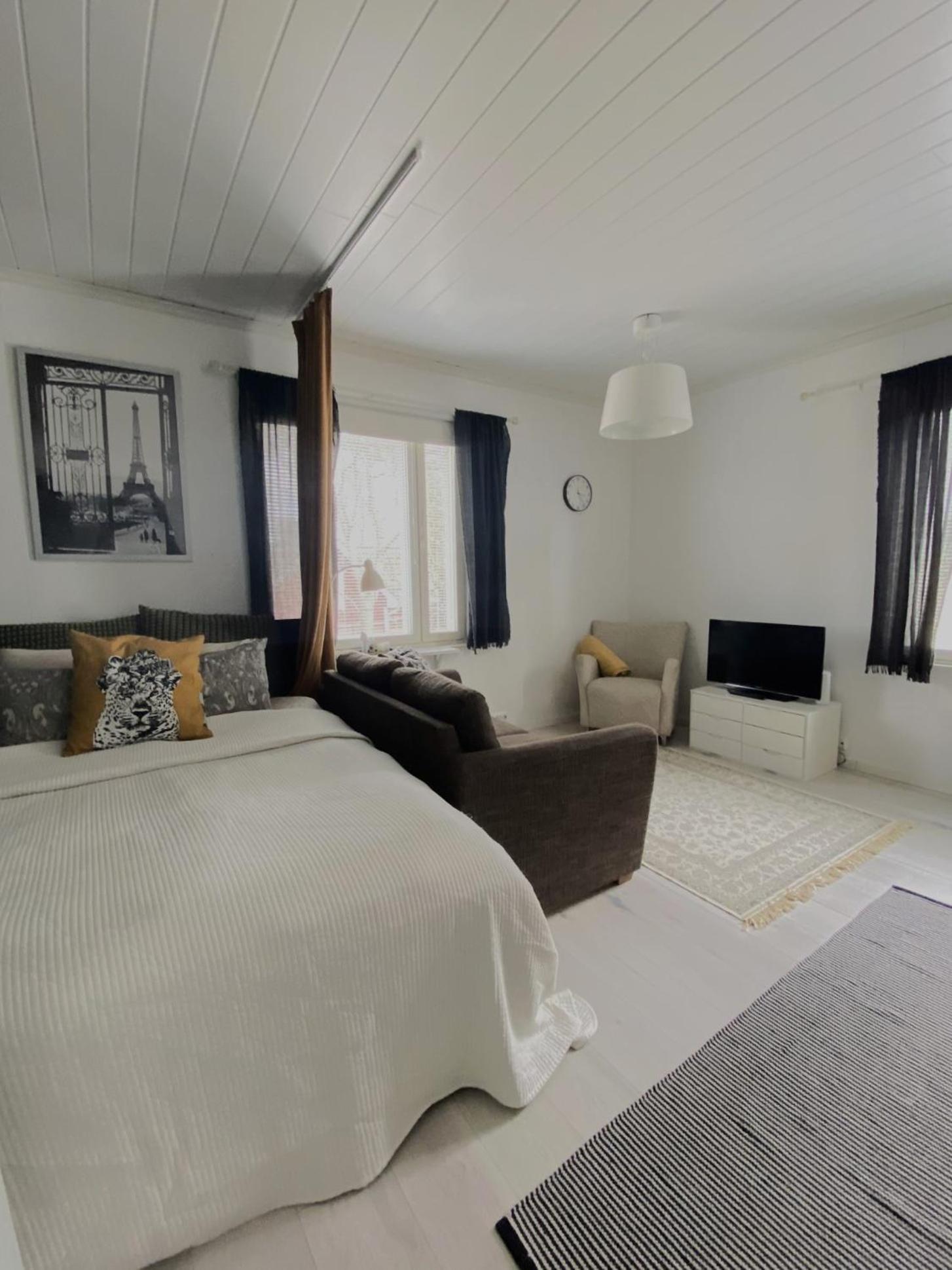 Unique Wood House Apartment, Free Parking, 2 Bikes Available Apartamento