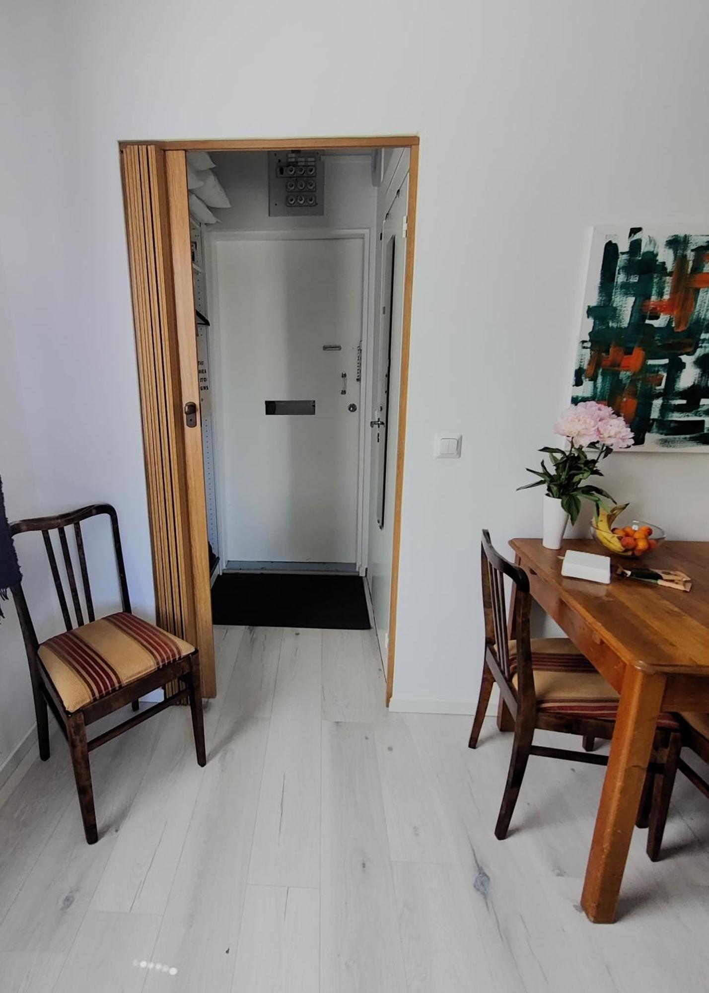 Unique Wood House Apartment, Free Parking, 2 Bikes Available Huoneisto Turku